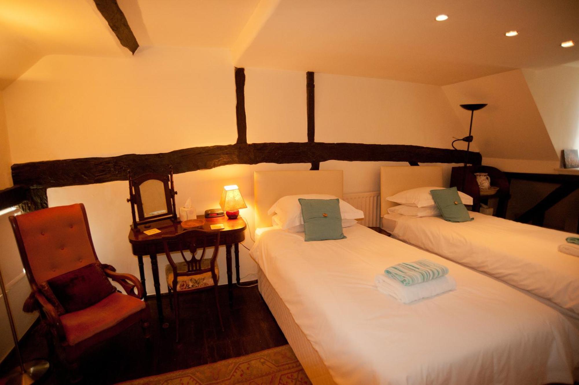 The Old Stables B&B Winslow Номер фото