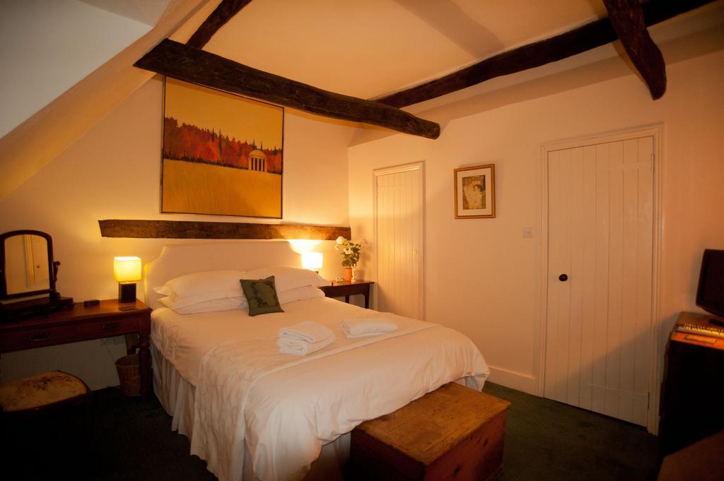 The Old Stables B&B Winslow Номер фото